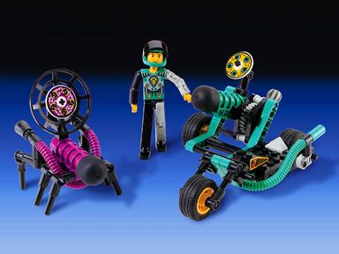 8233 Blue Thunder Vs. The Stinger