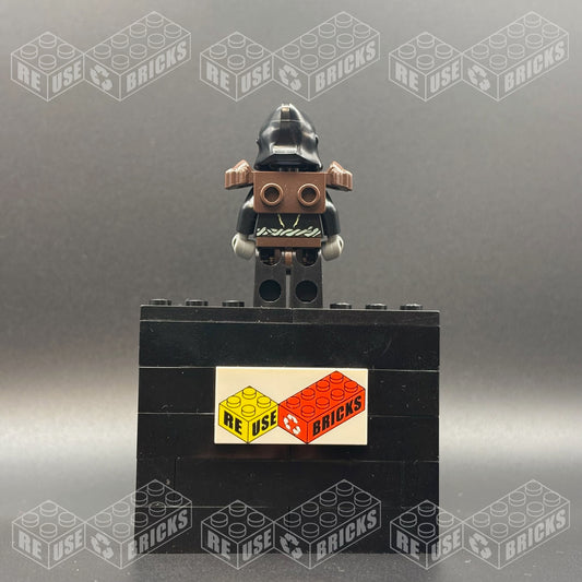 Gorzan – Dark Brown Heavy Armor