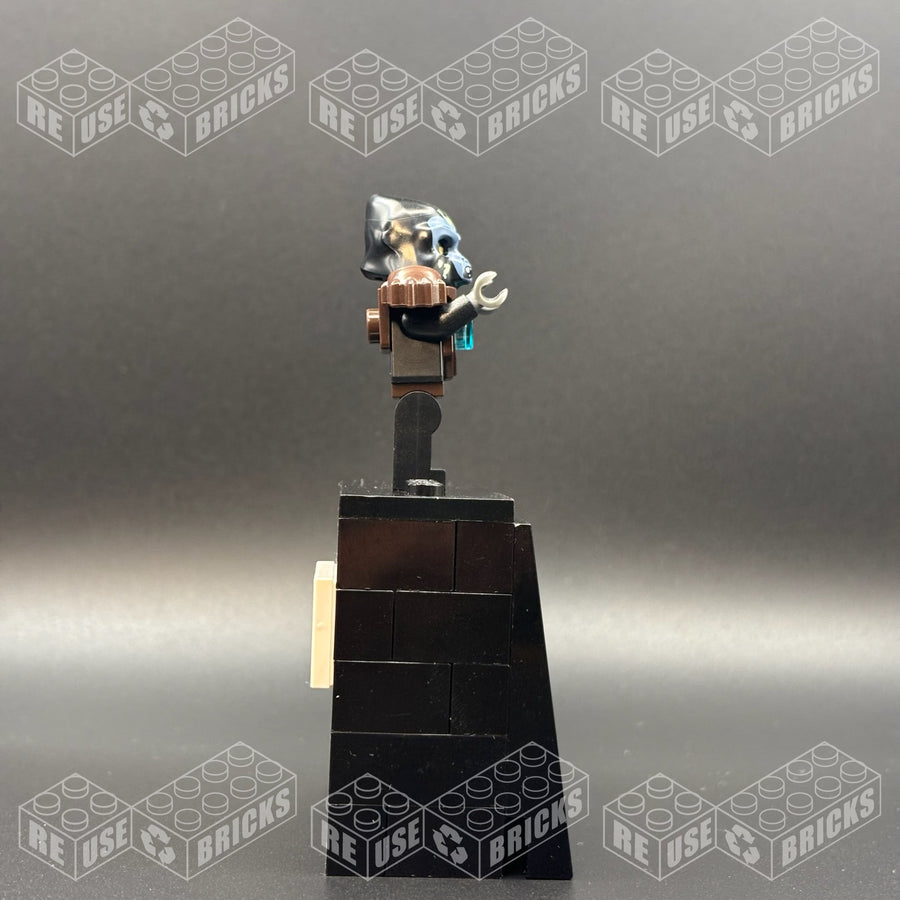 Gorzan – Dark Brown Heavy Armor