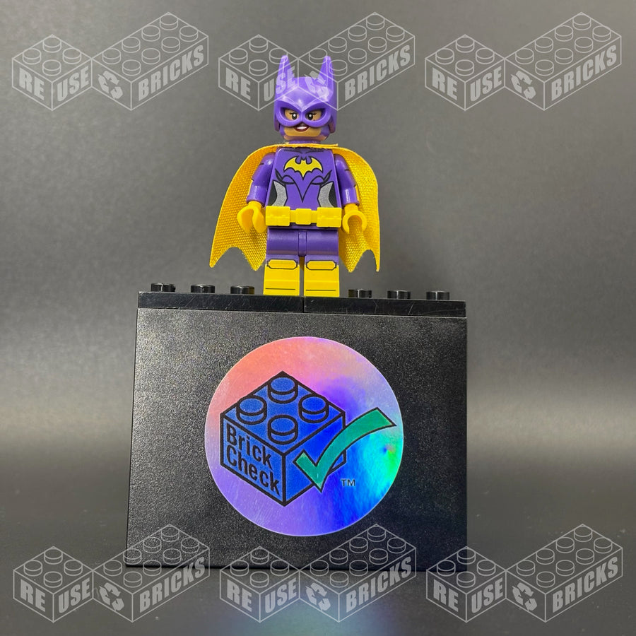dim044 Batgirl - Dark Purple Suit, Yellow Cape