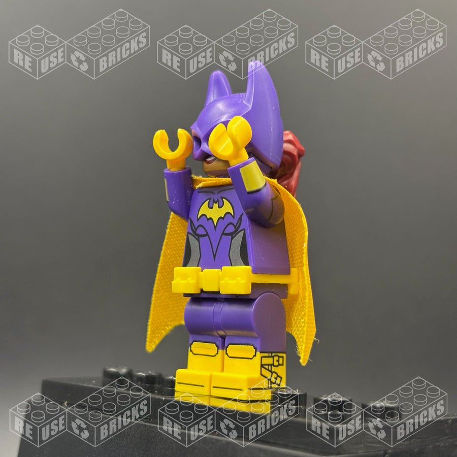 dim044 Batgirl - Dark Purple Suit, Yellow Cape